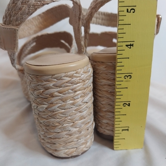 Scoop NYC Beige Platform Sandals - Picture 5 of 5
